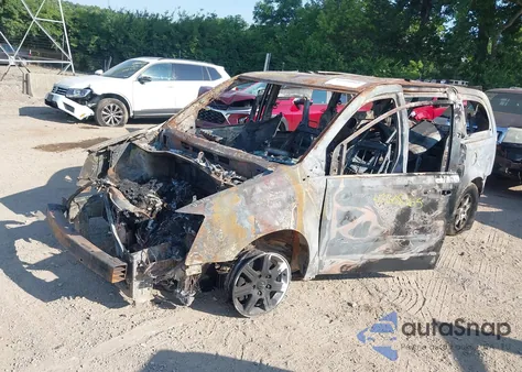 2011 Chrysler Town & Country Touring z USA, uszkodzony, nr VIN 2A4RR5DG7BR617979